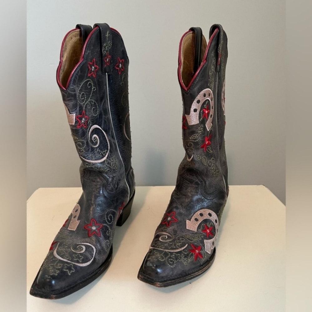 Western Rockabilly Cowboy Boots with Red and Pink Embroidery Lucky HorseShoe 8 - Picture 2 of 8